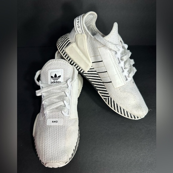 Adidas size 6 White NMD sneakers  pre owned Exellent condition. - Picture 1 of 5